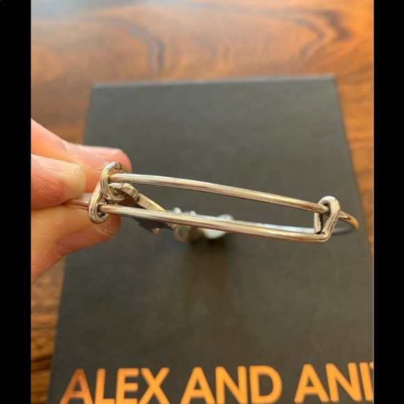 SOLD 🦋🦋 - Picture 6 of 9